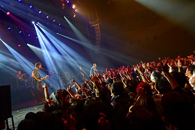 blur ZEPP_TEP8036 (2).jpg